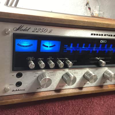 Marantz Model 2250B 50-Watt Stereo Solid-State Receiver 1976 - 1977 - Silver with Wood Case image 8