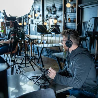 Zoom H4 Essential Handheld Recorder for Musicians, Podcasters & Filmmakers image 5