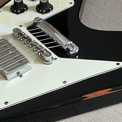 Gibson Flying V 1975 – Ebony – 100% Original – No Breaks – OHSC & Case Key image 2