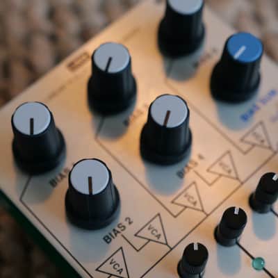 Intellijel Linix Hex Linear VCA / 5:1 VC Mixer Eurorack Synth Module 2013 - 2018 - Silver image 8