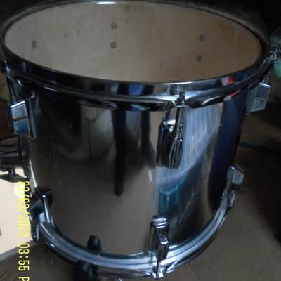 Great pair of Pearl tom toms image 10