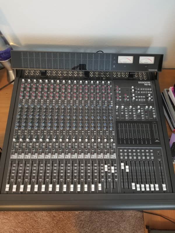 Mackie 16.8.2 8-Bus Mixing Console image 1