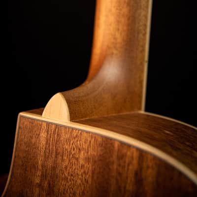 Larrivée OMV-40 with Mahogany, Sitka Spruce & L.R. Baggs Stagepro Element Pickup image 11