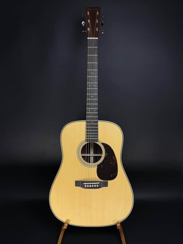 Martin HD-28 Natural image 1