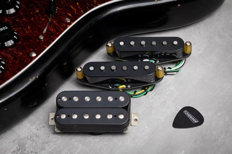 Tonerider Apex Plus HSS Hum Canceling Strat pickup set Flat Poles/Black image 1