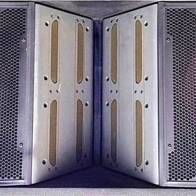 JBL VERTEC 4889 FULL SIZE 3 WAY LINE ARRAY SPEAKERS W/CASE AND COVER (LOT OF 2) image 3