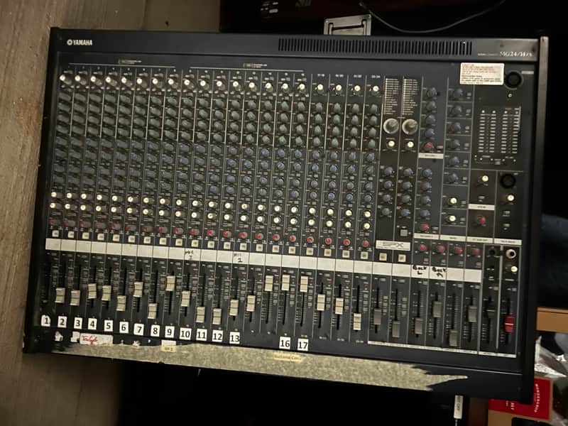 Yamaha MG24/14FX 24 Channel Mixing Console | Reverb