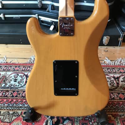 Fender American Deluxe Stratocaster Ash 60th Anniversary 2006 Butterscotch image 4
