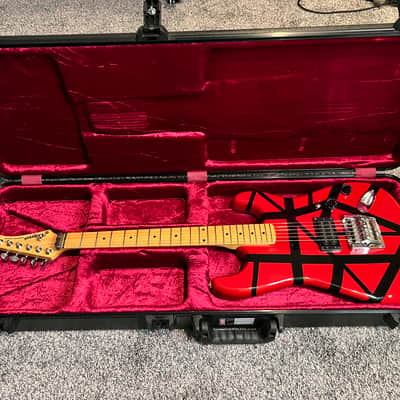 *EXTREMELY RARE* Lotus EVH Super Strat 1987 - Red and Black W/ Hardshell case image 4