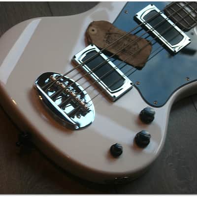 LAKLAND "Series Decade White" image 3