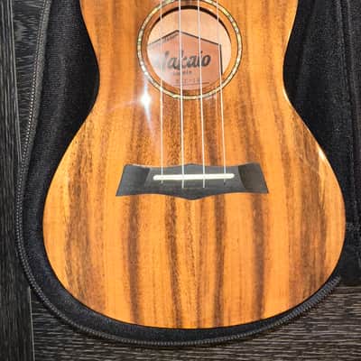 Makaio MKC-10 Koa Concert Ukulele - Natural Excellent image 2