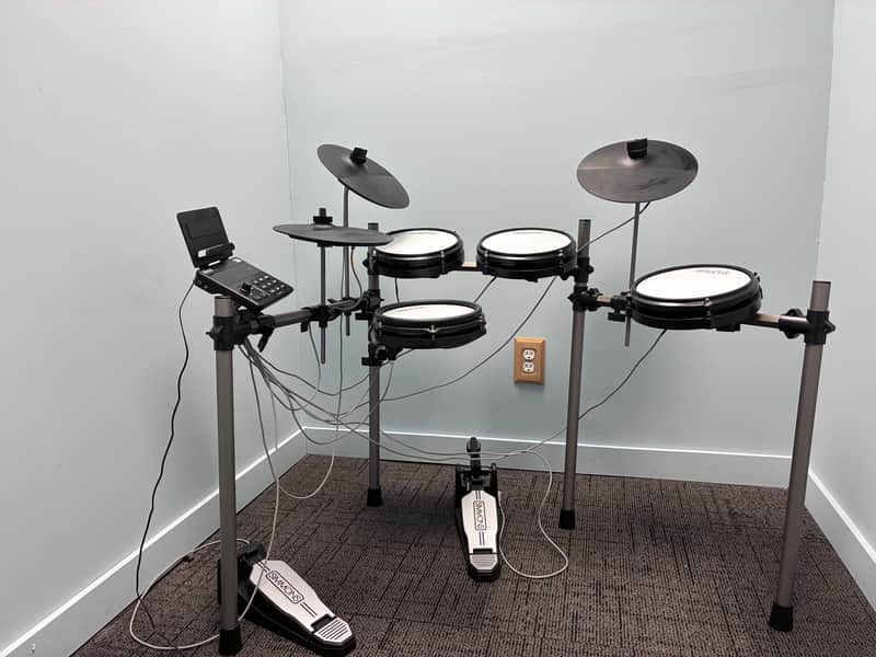 Simmons Titan 20 Electronic Drum Kit With Mesh Pads & Bluetooth Regular