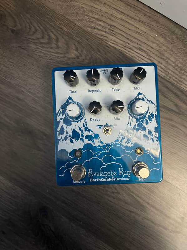 EarthQuaker Devices Avalanche Run Stereo Reverb & Delay with Tap Tempo V2