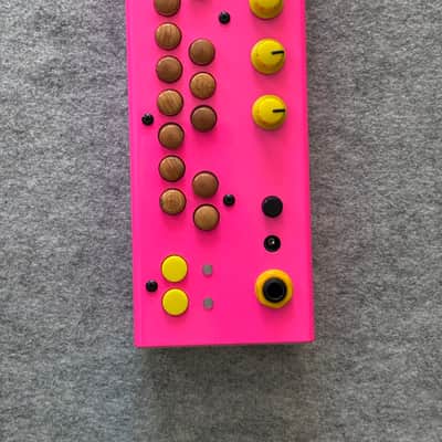 Critter & Guitari Bolsa Bass 2010s - Pink image 2