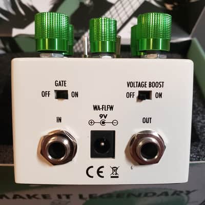 Warm audio Signature fluff drive 2025 - White with green knobs image 3