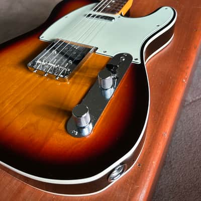 Fender MIJ Traditional '60s Telecaster Custom 2018 - 2020 - 3-Color Sunburst image 8