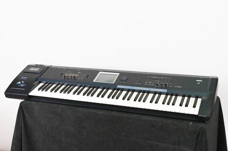Korg Triton Extreme 76 76-Key 120-Voice Polyphonic Workstation CG012M2 image 1