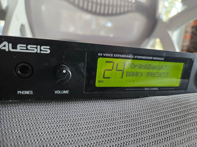 Alesis QSR 2000s - Black image 1