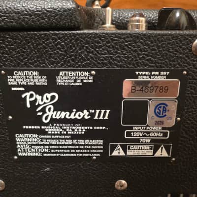Fender Pro Junior III 15-Watt 1x10" Guitar Combo 2010 - 2016 - Black image 6
