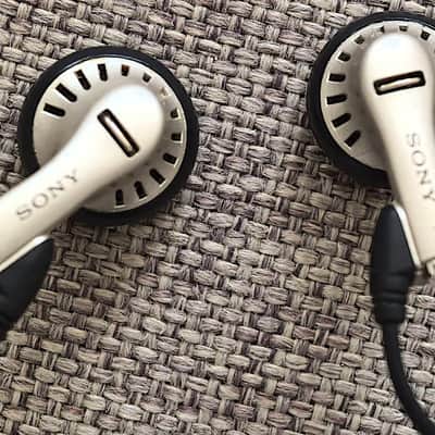 Sony N.U.D.E MDR-E484 Twin Turbo Ceramic Cela Dynamic Earphones