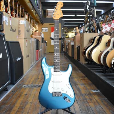 Fender Vintera III Late '60s Stratocaster Ocean Turquoise w/Padded Gig Bag image 4