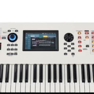 YAMAHA Montage 7 white synthesizer NO image 8