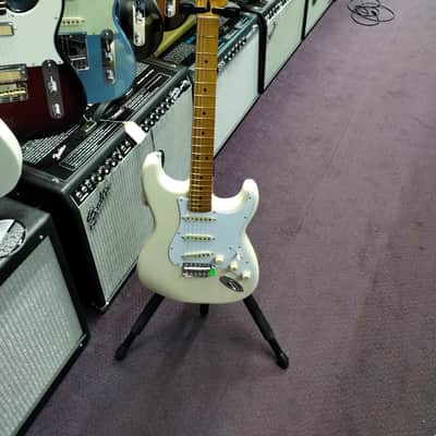 Fender Jimi Hendrix Artist Series Signature Stratocaster  Olympic White image 4