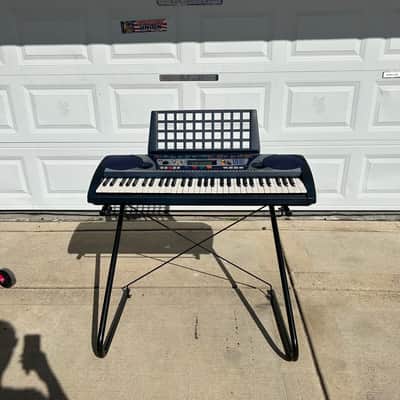 Yamaha portatone electronic keyboard PSR-260 with accessories