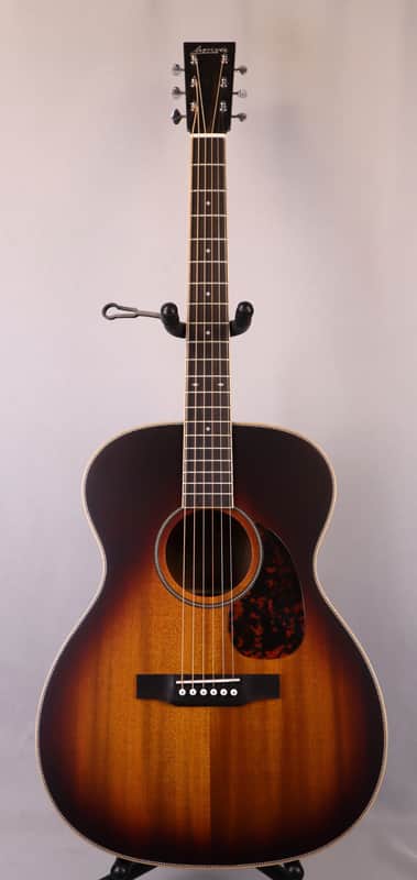 Larrivee OM-40-MH-0-0-M-00-0-99: OM-40 Mahogany Top, back and sides, Vintage Burst & Pyramid Bridge 2026 image 1