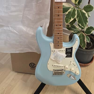 Fender Player Stratocaster Special Edition BRAND NEW FSR Sonic Blue with Roasted Maple Neck MIM Mexico Special Edition Run Strat Electric Guitar image 9
