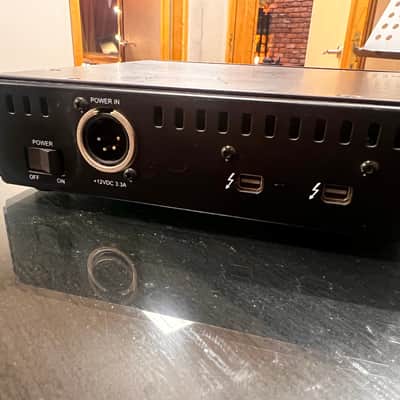 Universal Audio UAD-2 Satellite OCTO Core Thunderbolt DSP Accelerator 2019 - 2020 - Black image 2