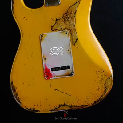 Fender Stratocaster Yellow Heavy Aged Relic image 8