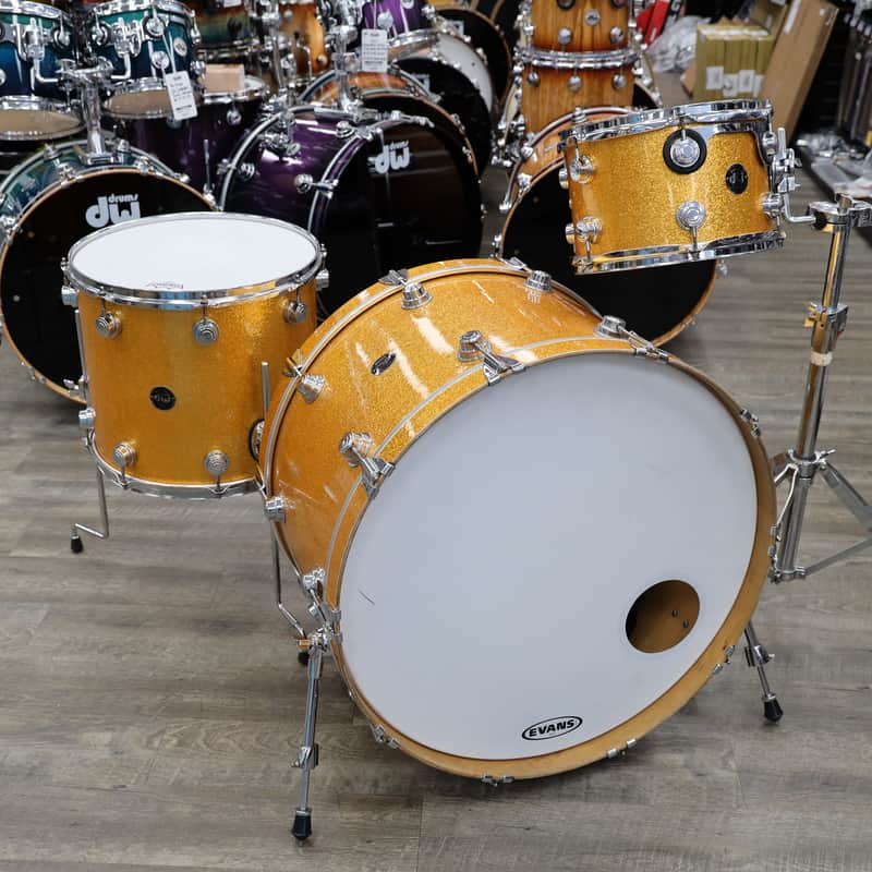 Used DW Collector's Series Drum Set 26/12/16 Gold Sparkle image 1