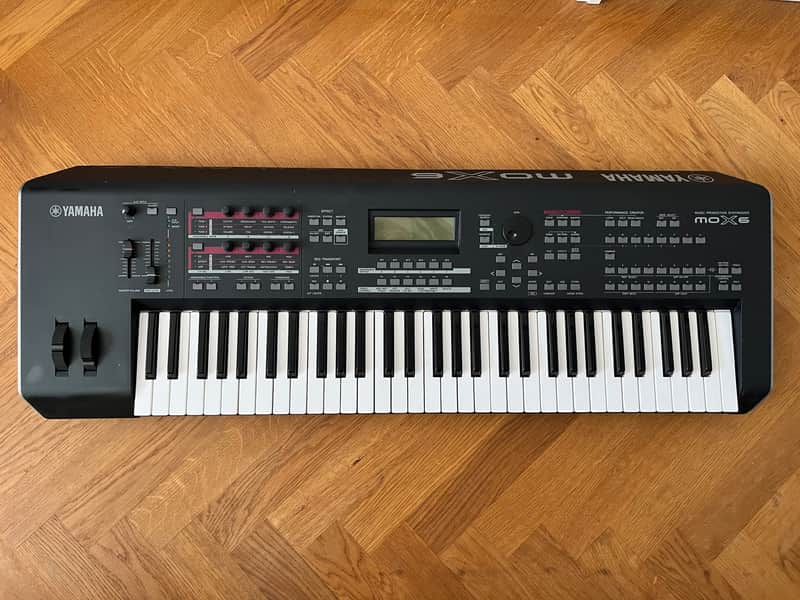 Immagine Yamaha MOX6 Production Synthesizer 2006 - Present - Black - 1