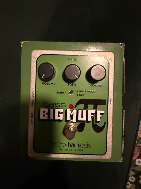 Electro-Harmonix Bass Big Muff Pi Distortion / Sustainer