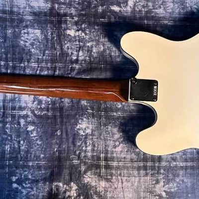 Mint Fender Tom DeLonge Starcaster 2024 - Present - Olympic White - 6.5 Lbs. - G02897 - Authorized Dealer image 7