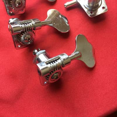 Peavey Bass tuning machines (1 is broke) 1980's image 1