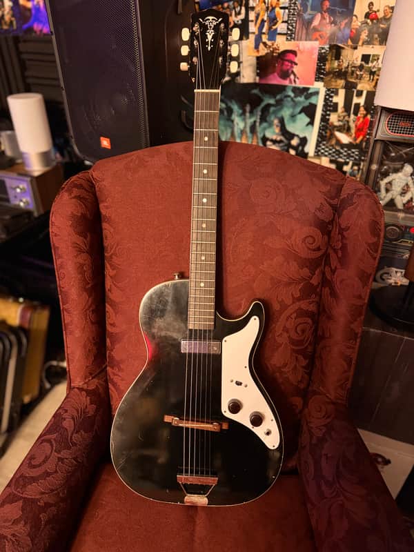 Alden Tuxedo Guitar 1959-1969 - Black n white image 1