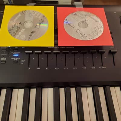 MUST SEE!!! KORG KRONOS 88 FULLY INSPECTED/SERVICED AND IN AMAZING CONDITION! image 3