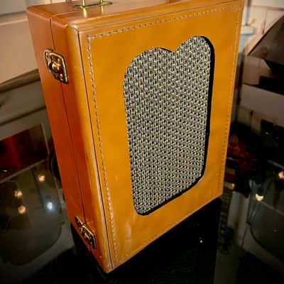 Rotary Connection  Mini portable 1x8 guitar speaker cab! Built inside carry case. Vintage 8 ohm speaker. Switchcraft jack.  Vintage danelectro inspired.   2026 - Tan image 2