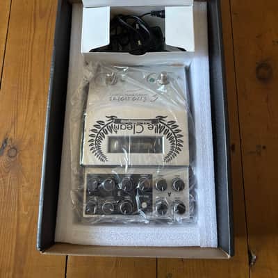 Two Notes Le Clean Dual Channel Tube Preamp 2010s - Silver image 7