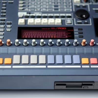 rare Yamaha SU-700 - Sampler, Groovebox, Sequencer, FX image 2
