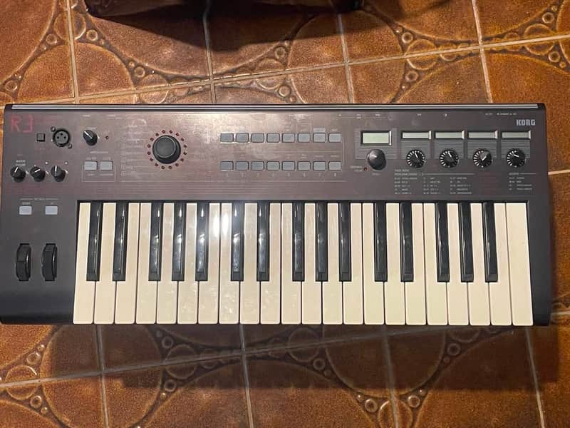 Korg r3 image 1