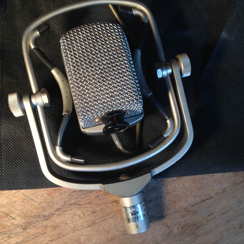 AKG D 25 image 1
