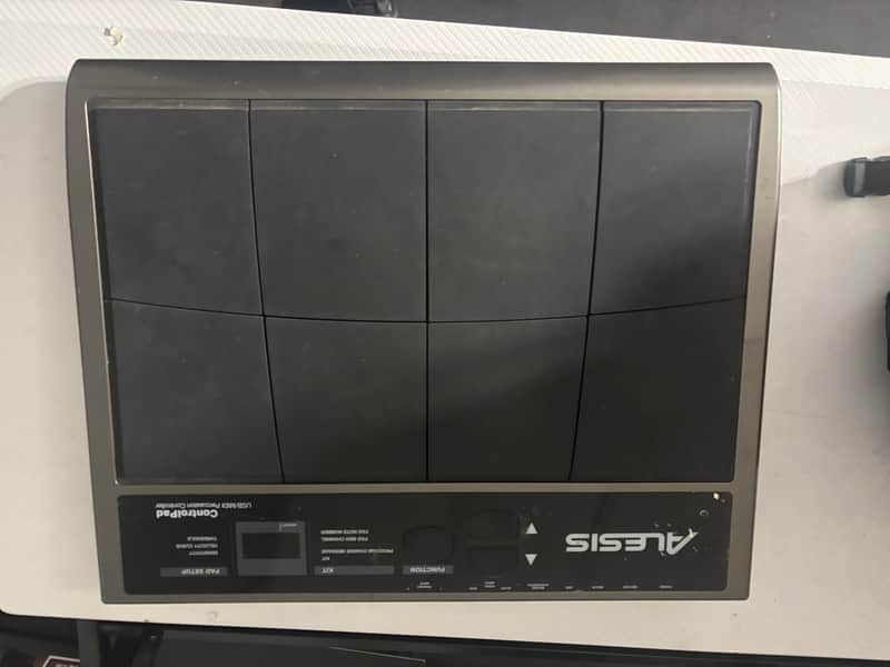 Alesis ControlPad MIDI Drum Pad Controller 2010 - Present - Black image 1
