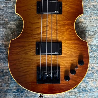 Hamer Violin/Hofner Beatle Bass style 1991 - Antique burst image 1