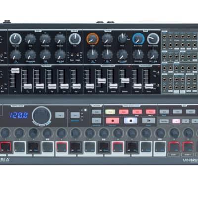 Arturia MINIBRUTE-2S-NOIR Semi-Modular Analog Sequencing Synthesizer, Special Edition Black