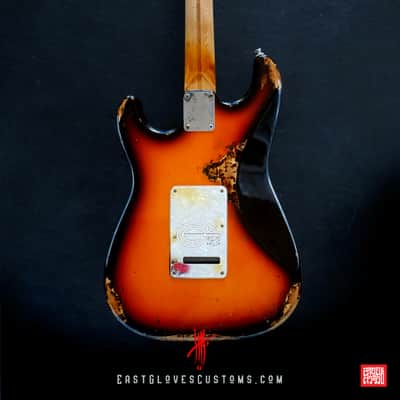 Fender Stratocaster 50th Anniversary Deluxe Series Sunburst Paisley/Pelham Blue Heavy Relic image 15