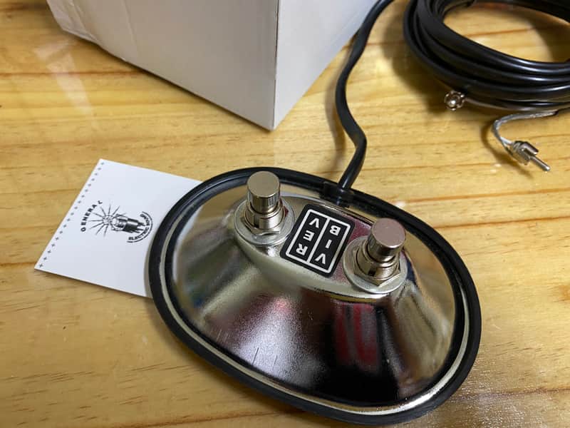 Tube amp doctor  Footswitch for Fender® REV+VIB with RCA/Cinch plugs XL 2020 image 1