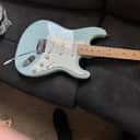 Squier Deluxe Stratocaster 2007 - 2018 - Daphne Blue